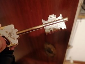 DESGASTE LLAVE CERRADURA CR