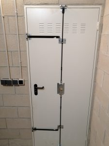 INSTALACION CERRADURA PARA PUERTA TRASTEROS EN VITORIA GASTEIZ
