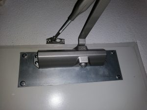 PLACA BASE REFUERZO MUELLE DORMA